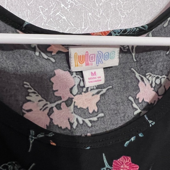 Lularoe Irma Lot Tunic - Picture 5 of 7